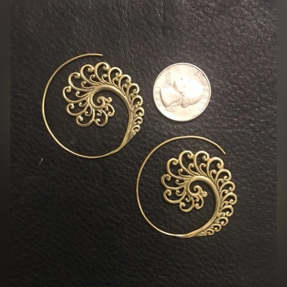 HANDCRAFTED BRASS BOHO EARRINGS - Picture 3 of 3